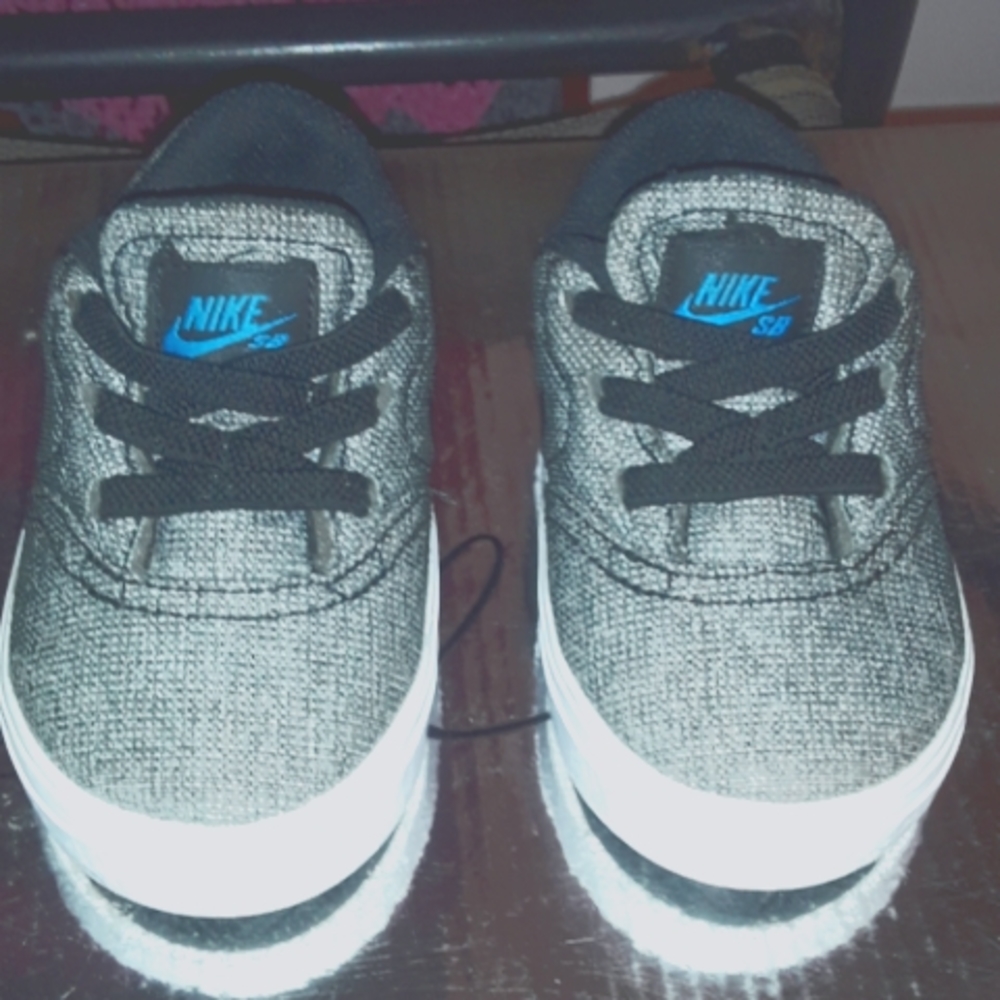 Toddler Nike size 5c NEW Gray